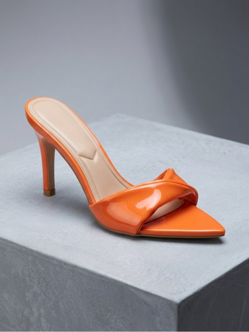 🔥 Bright Orange Patent Pointed Toe Mule Heels - Picture 9 of 13